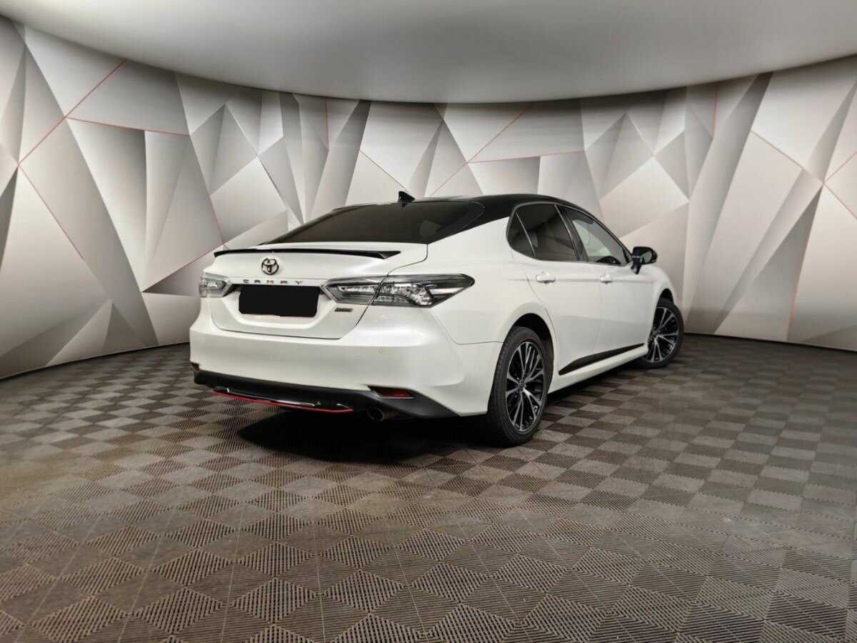 Toyota Camry 2020 года с пробегом. Фото: #1