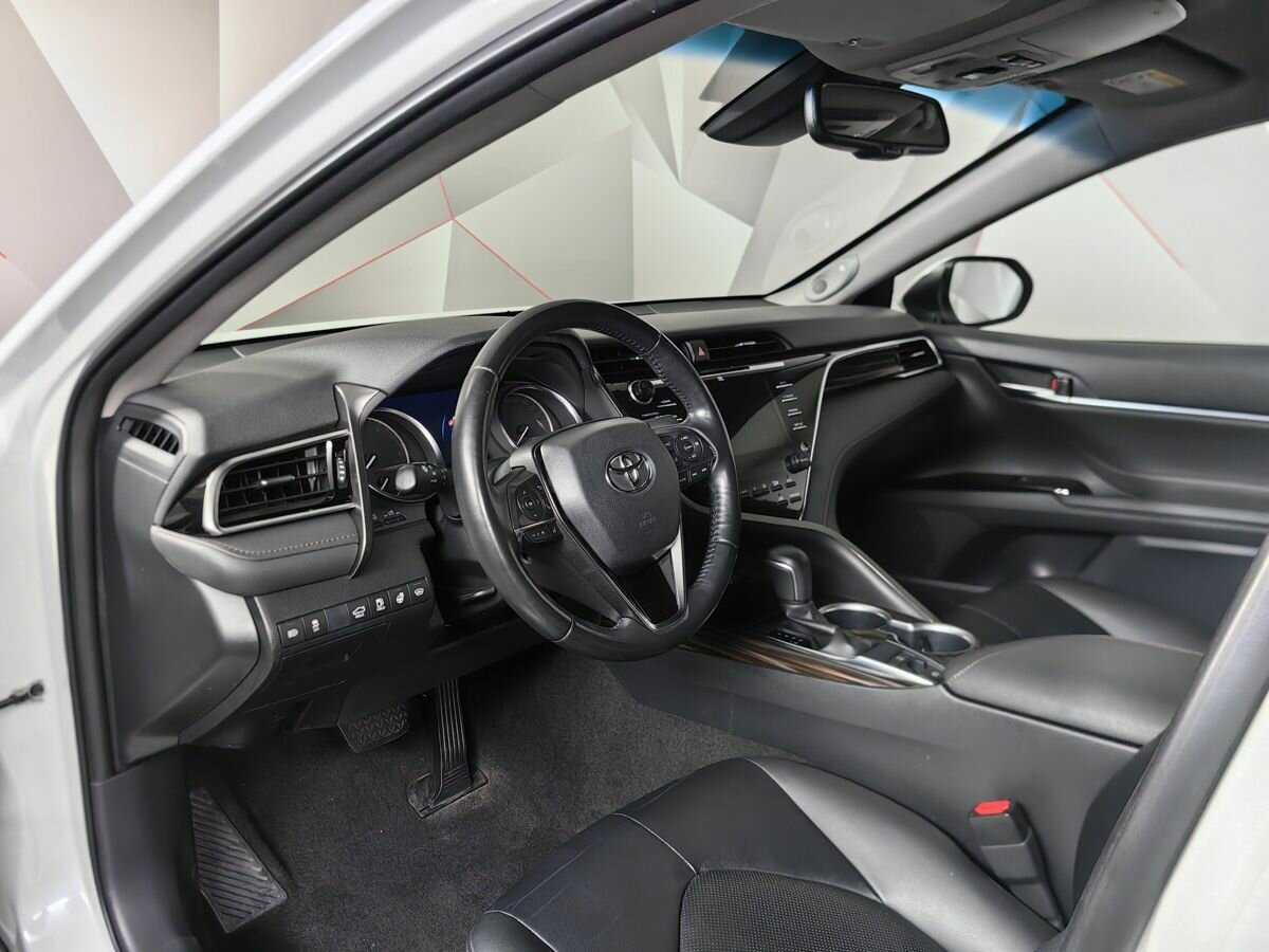 Toyota Camry 2020 года с пробегом. Фото: #13