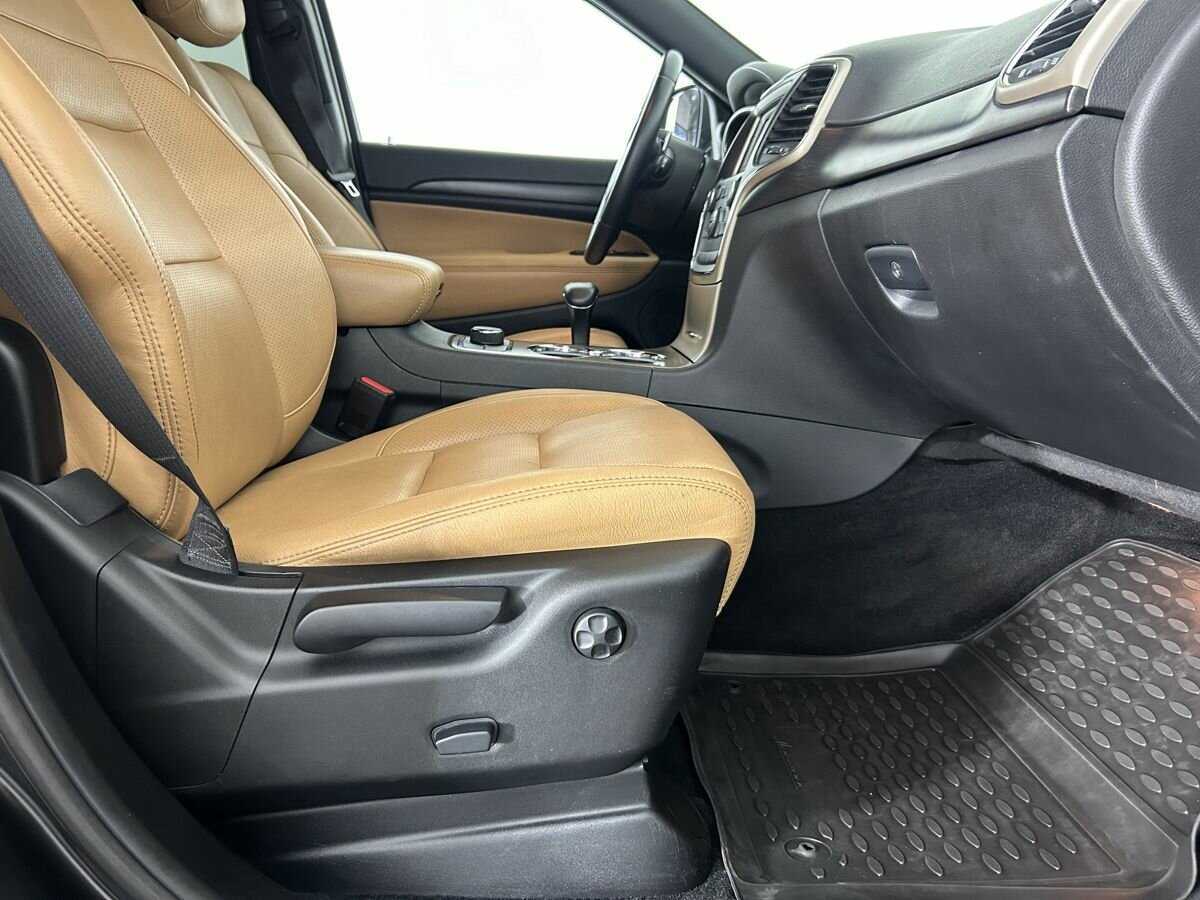 Jeep Grand Cherokee 2013 года с пробегом. Фото: #13