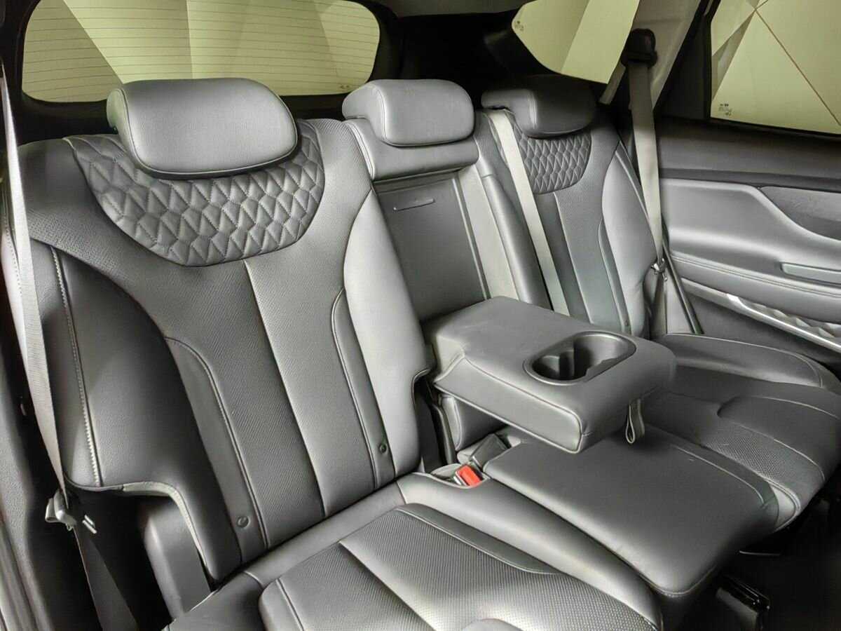 Hyundai Santa Fe 2019 года с пробегом. Фото: #12