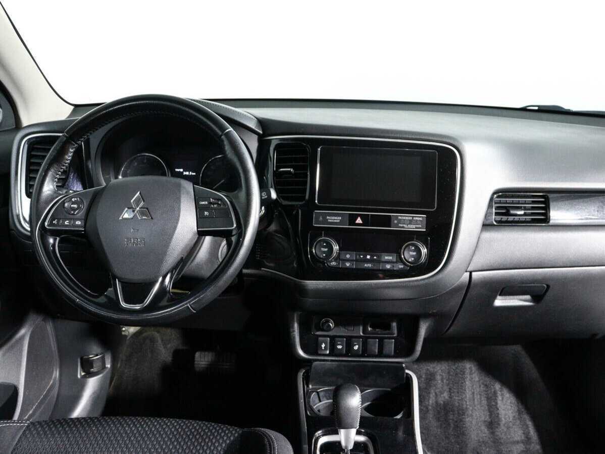 Mitsubishi Outlander 2018 года с пробегом. Фото: #11