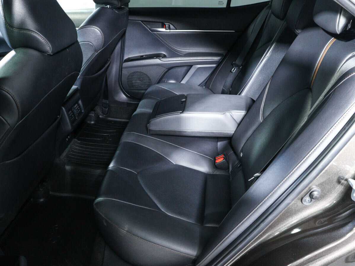 Toyota Camry 2020 года с пробегом. Фото: #9