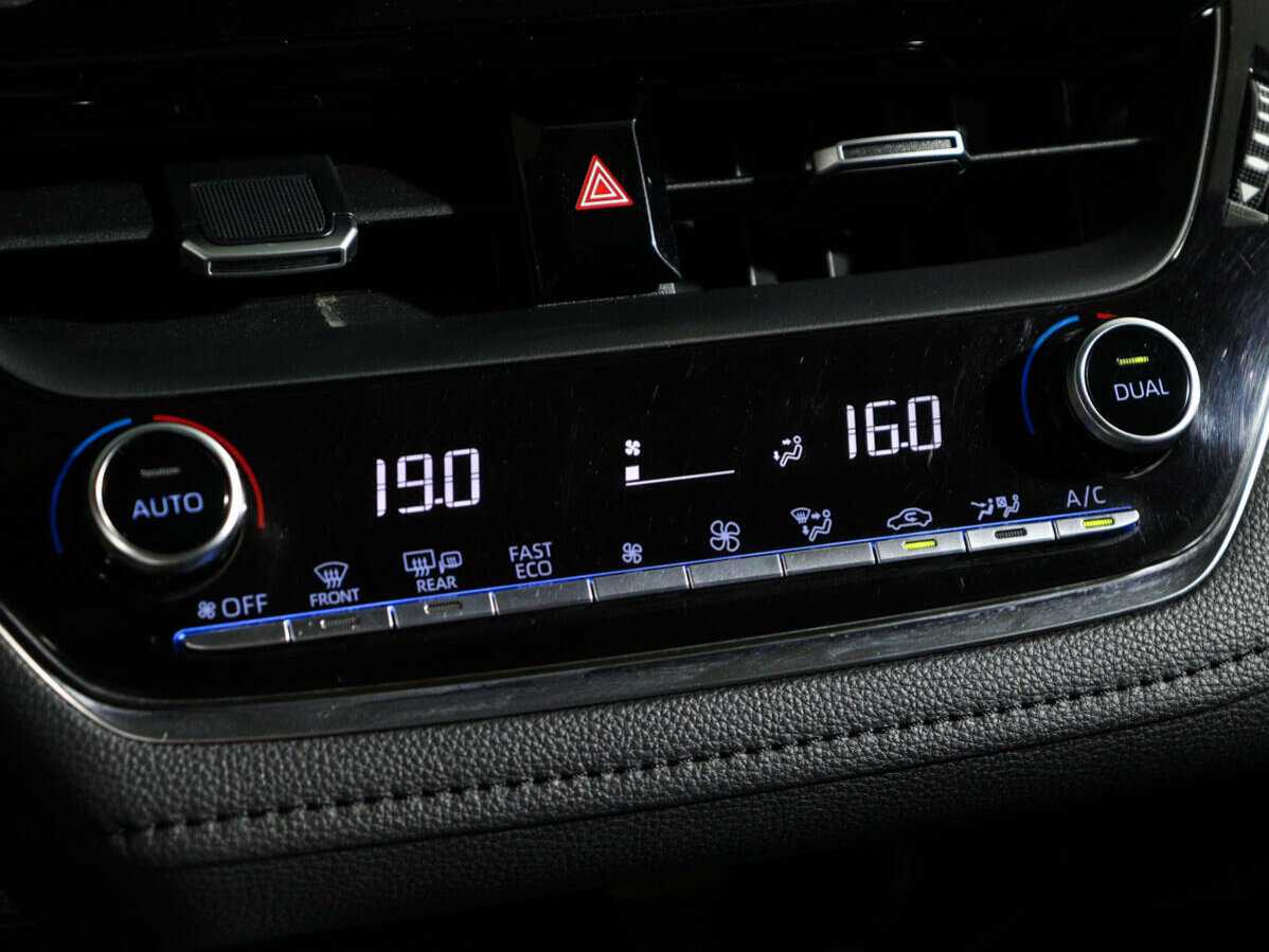 Toyota Corolla 2019 года с пробегом. Фото: #18