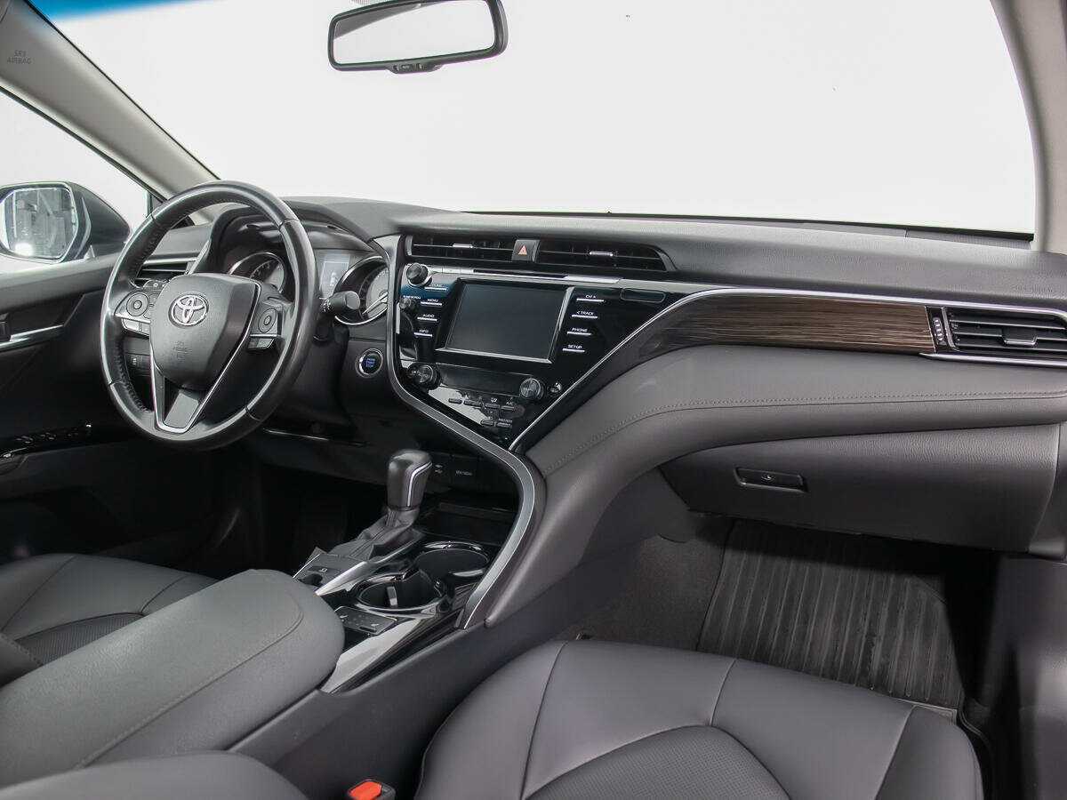 Toyota Camry 2018 года с пробегом. Фото: #10