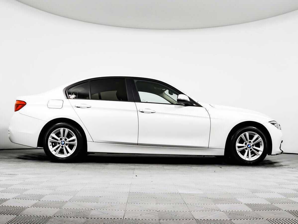 BMW 3 серии 2018 года с пробегом. Фото: #2