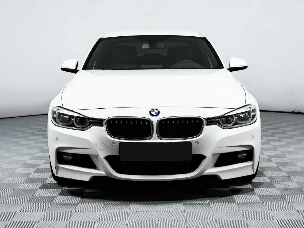 BMW 3 серии 2018 года с пробегом. Фото: #1
