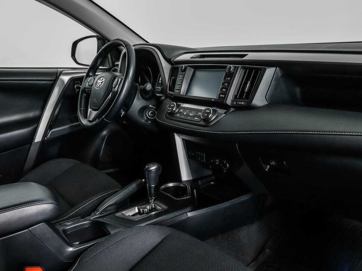 Toyota RAV4 2017 года с пробегом. Фото: #10
