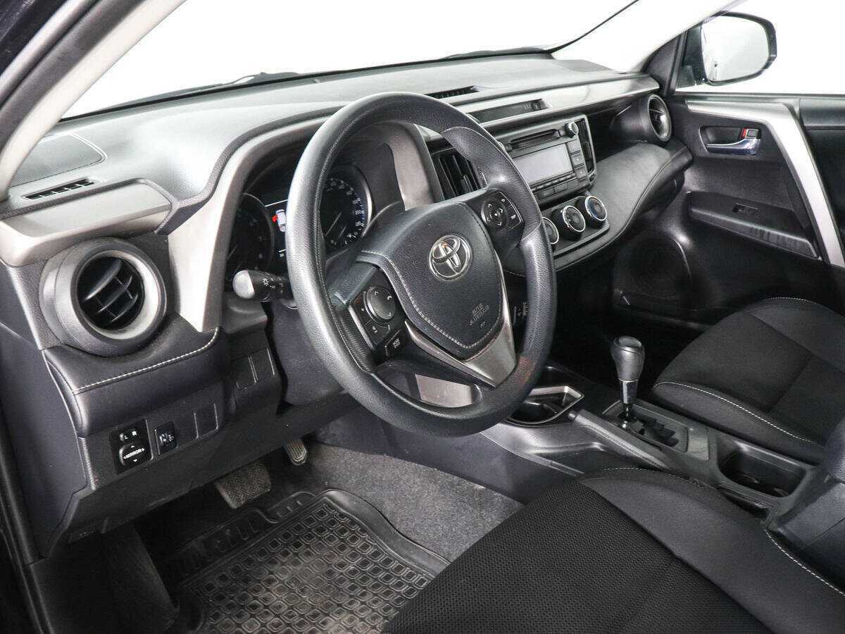 Toyota RAV4 2017 года с пробегом. Фото: #4