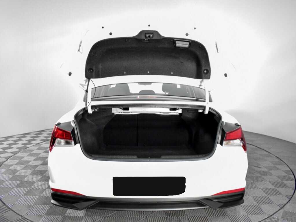 Hyundai Elantra 2021 года с пробегом. Фото: #15