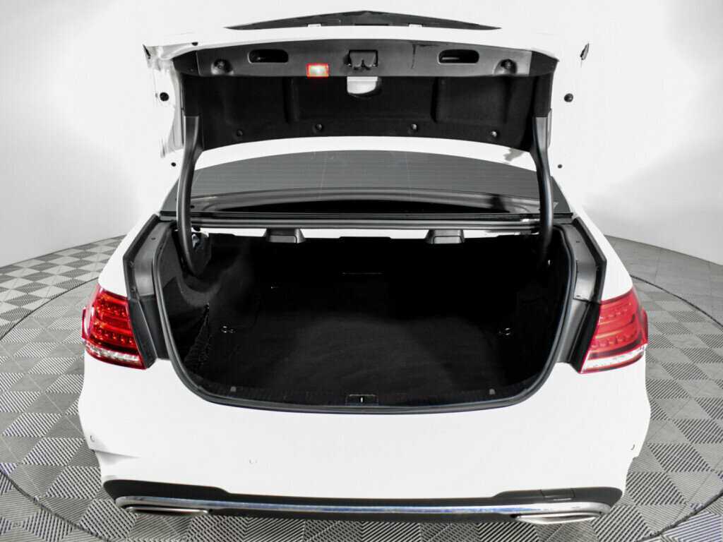 Mercedes-Benz E-Класс 2015 года с пробегом. Фото: #18