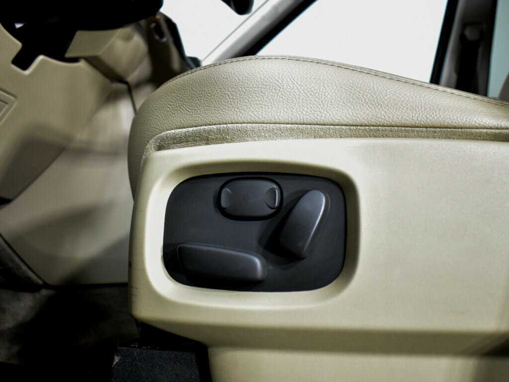 Land Rover Discovery 2014 года с пробегом. Фото: #9