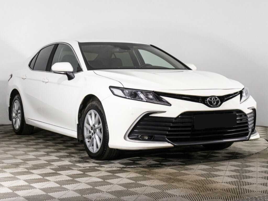 Toyota Camry 2021 года с пробегом. Фото: #2