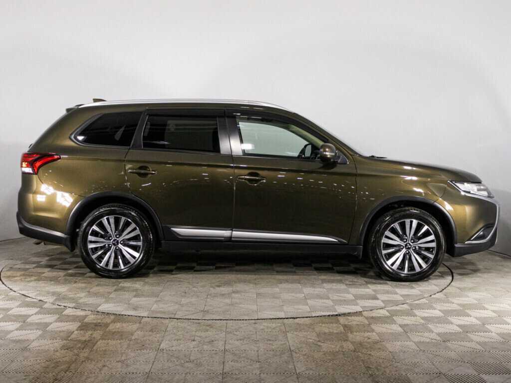 Mitsubishi Outlander 2019 года с пробегом. Фото: #3