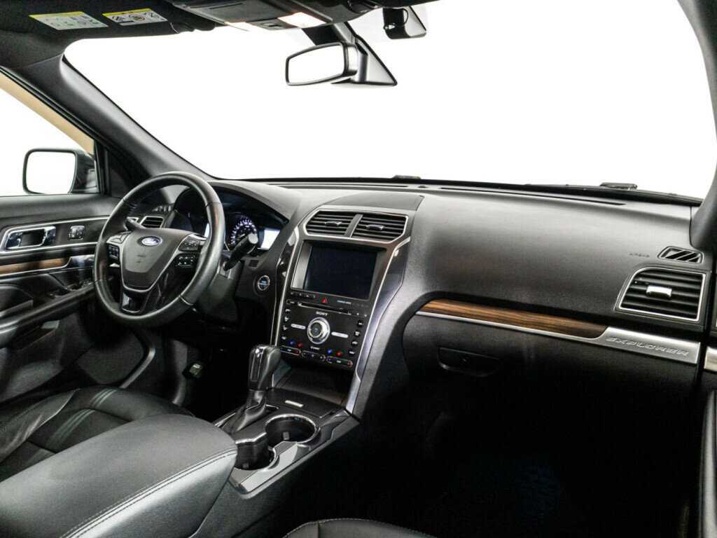 Ford Explorer 2018 года с пробегом. Фото: #8