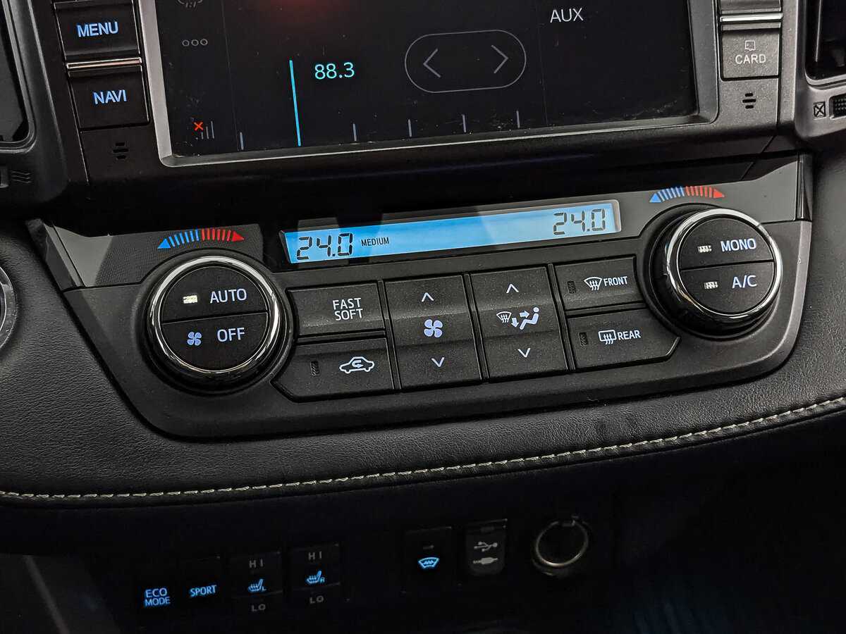 Toyota RAV4 2018 года с пробегом. Фото: #18