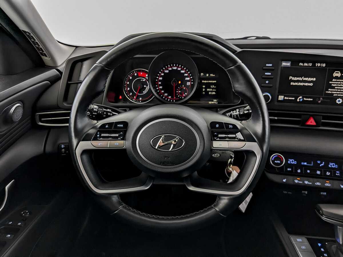 Hyundai Elantra 2021 года с пробегом. Фото: #18