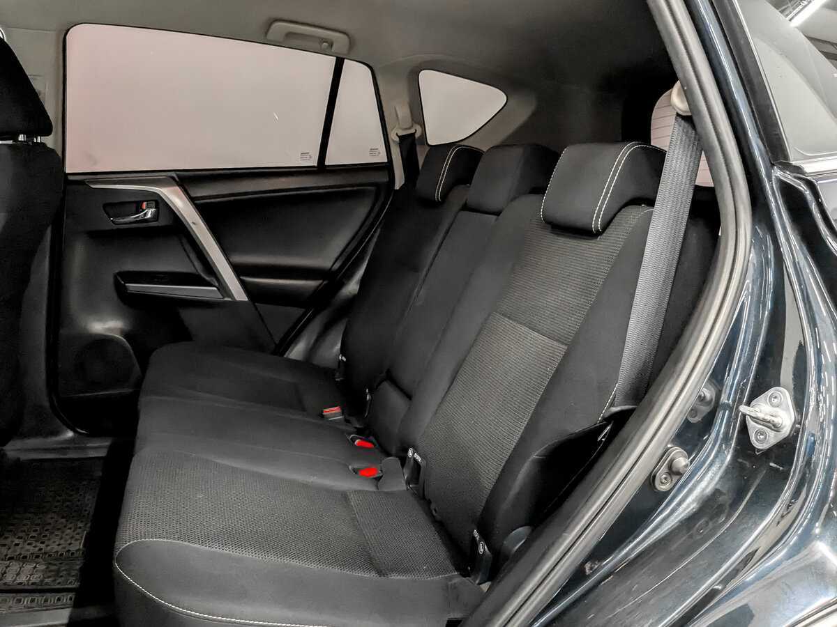 Toyota RAV4 2017 года с пробегом. Фото: #11