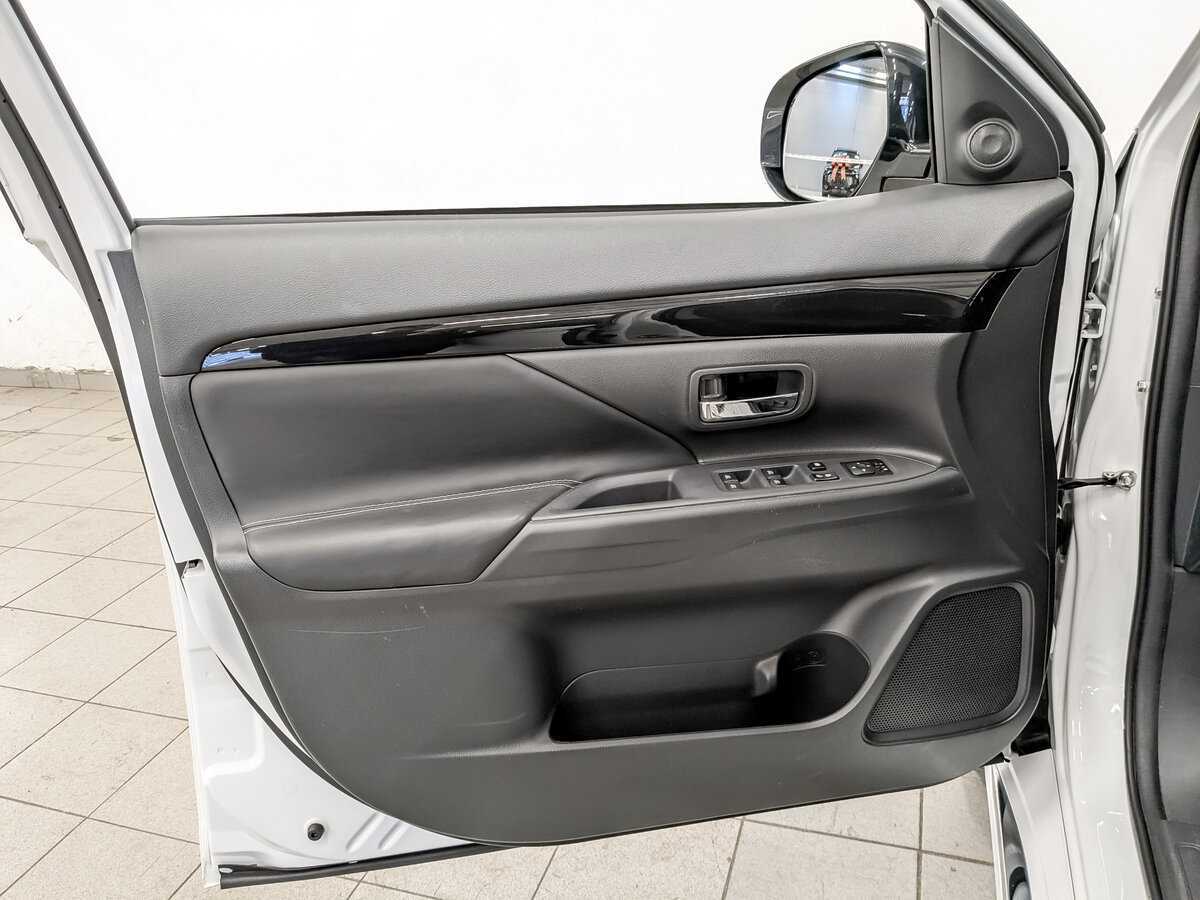 Mitsubishi Outlander 2022 года с пробегом. Фото: #16