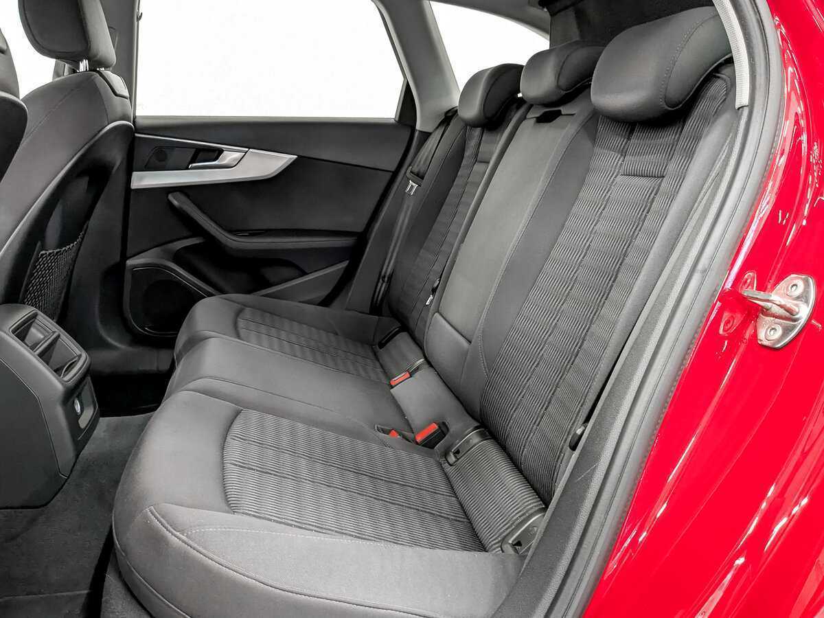 Audi A4 2017 года с пробегом. Фото: #11