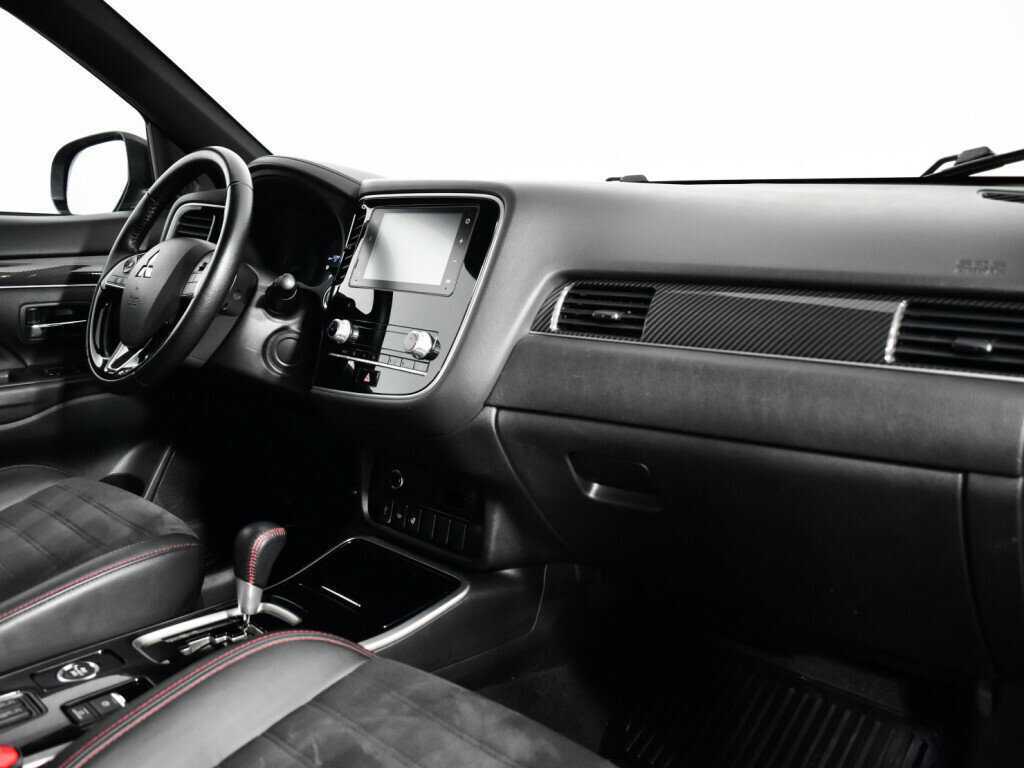 Mitsubishi Outlander 2021 года с пробегом. Фото: #8