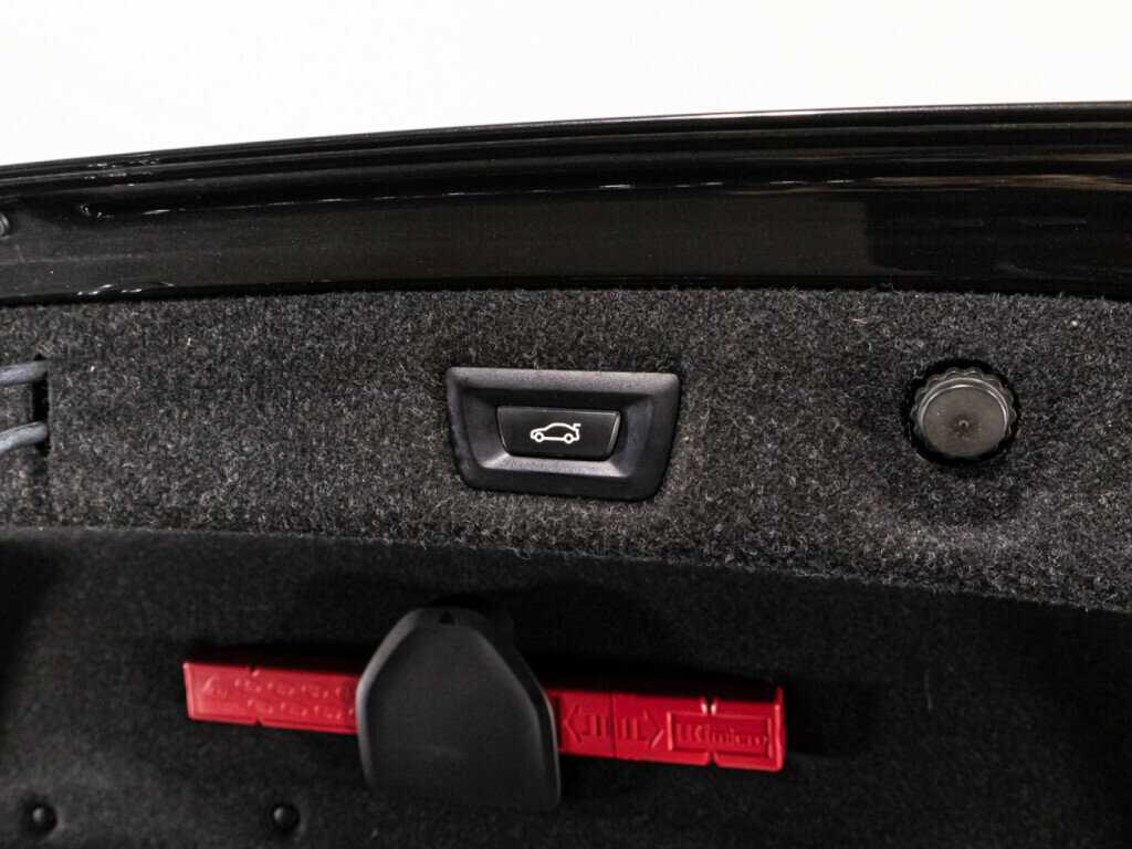 BMW 5 серии 2019 года с пробегом. Фото: #15