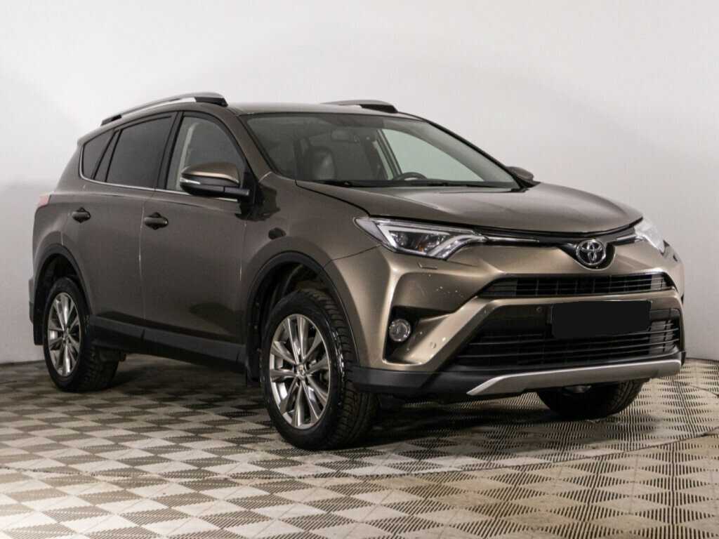 Toyota RAV4 2017 года с пробегом. Фото: #2