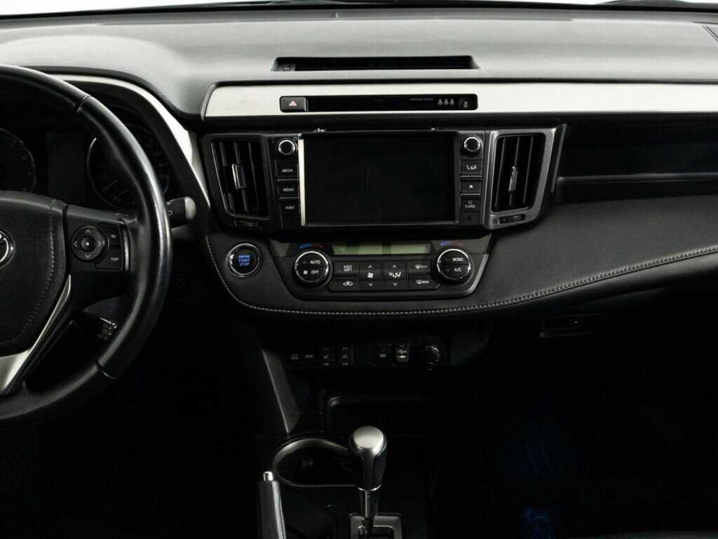 Toyota RAV4 2017 года с пробегом. Фото: #13