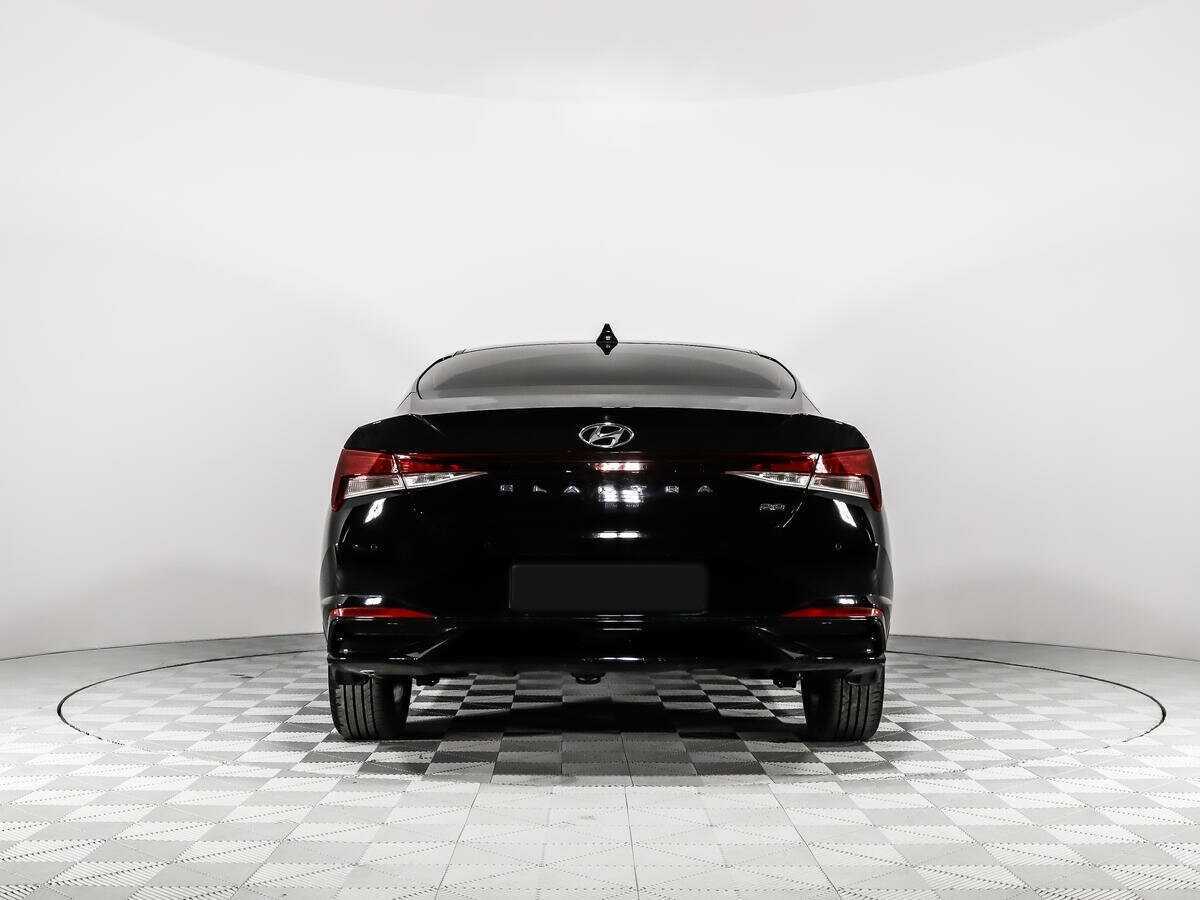 Hyundai Elantra 2021 года с пробегом. Фото: #5