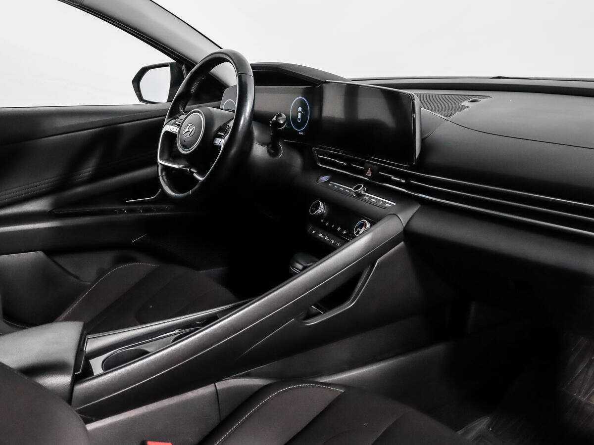 Hyundai Elantra 2021 года с пробегом. Фото: #13