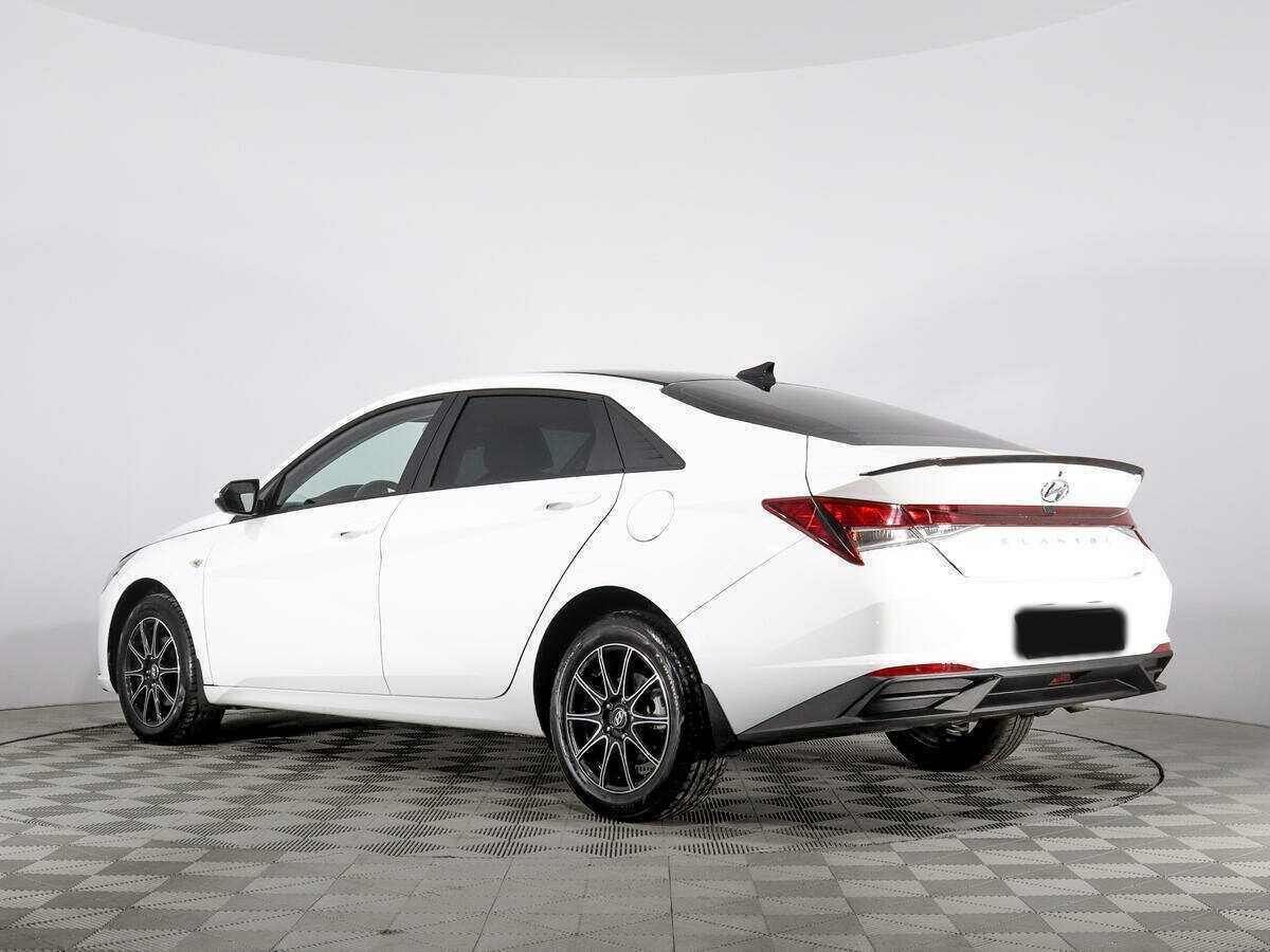 Hyundai Elantra 2021 года с пробегом. Фото: #6