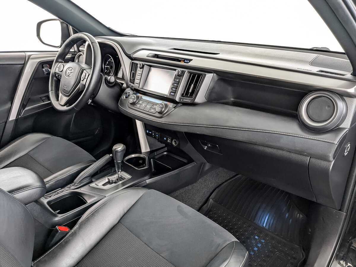 Toyota RAV4 2017 года с пробегом. Фото: #10