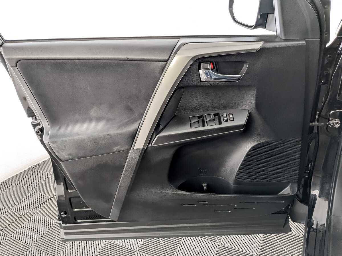 Toyota RAV4 2017 года с пробегом. Фото: #16