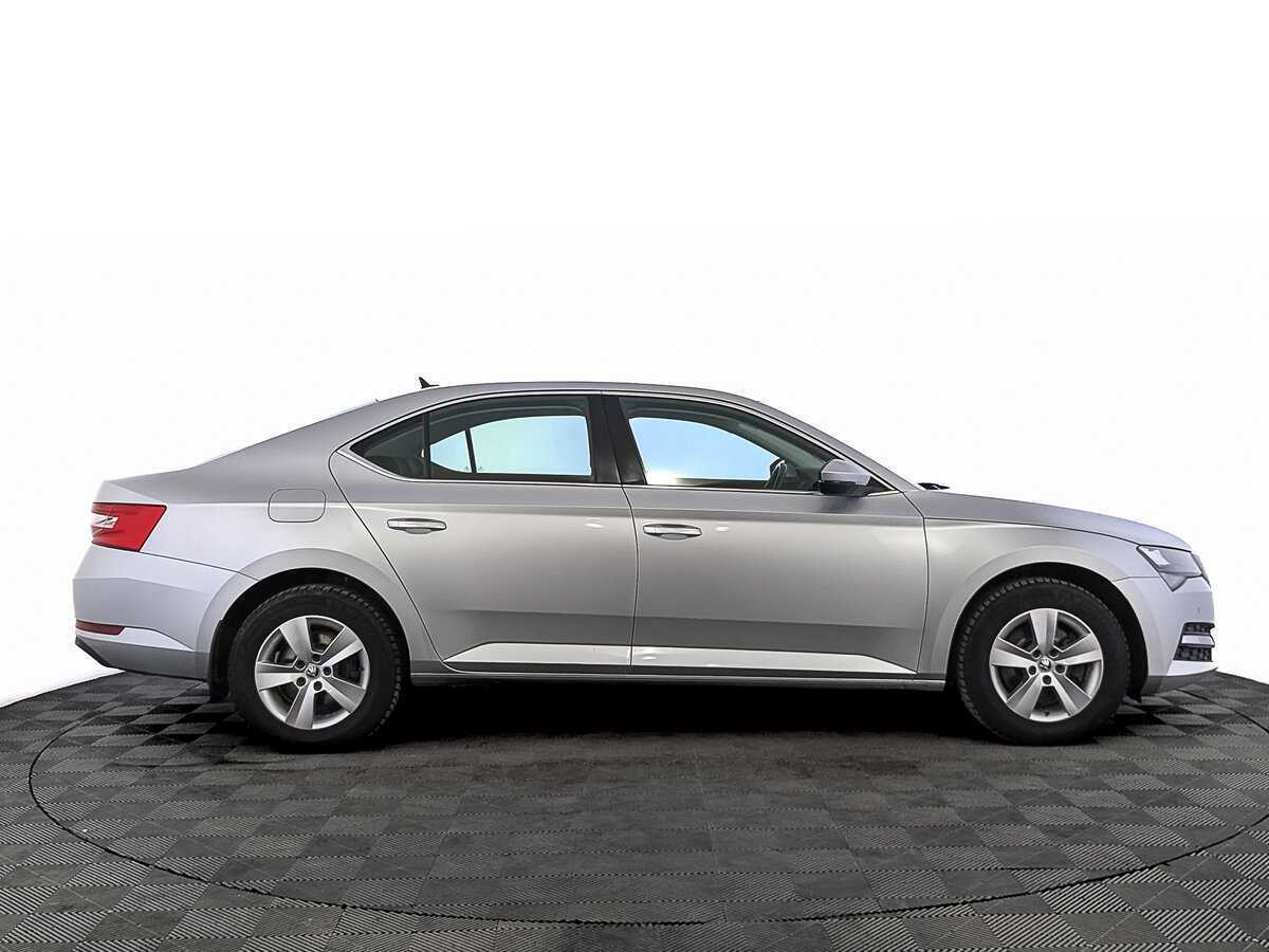 Skoda Superb 2021 года с пробегом. Фото: #3