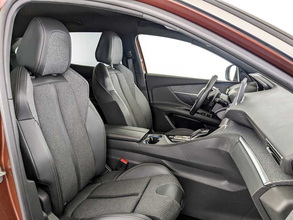 Peugeot 3008 2019 года с пробегом. Фото: #22