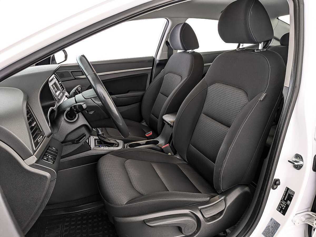 Б/У Хендай Елантра 2018 года. Фото: #18