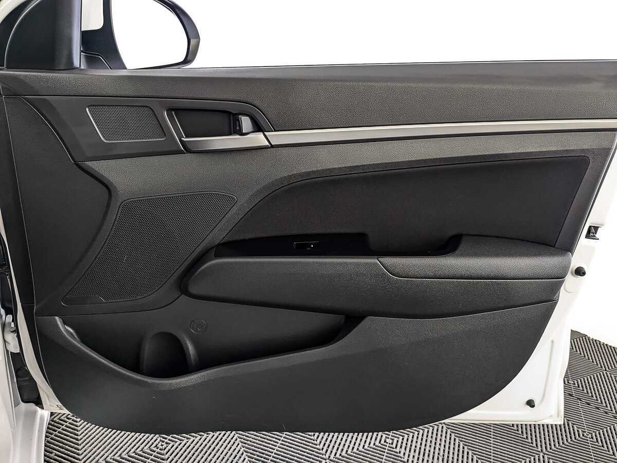 Б/У Хендай Елантра 2018 года. Фото: #23