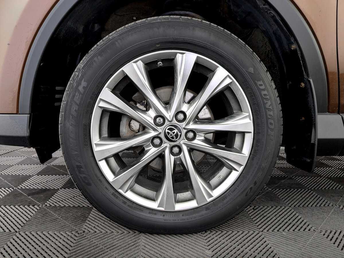 Toyota RAV4 2017 года с пробегом. Фото: #17