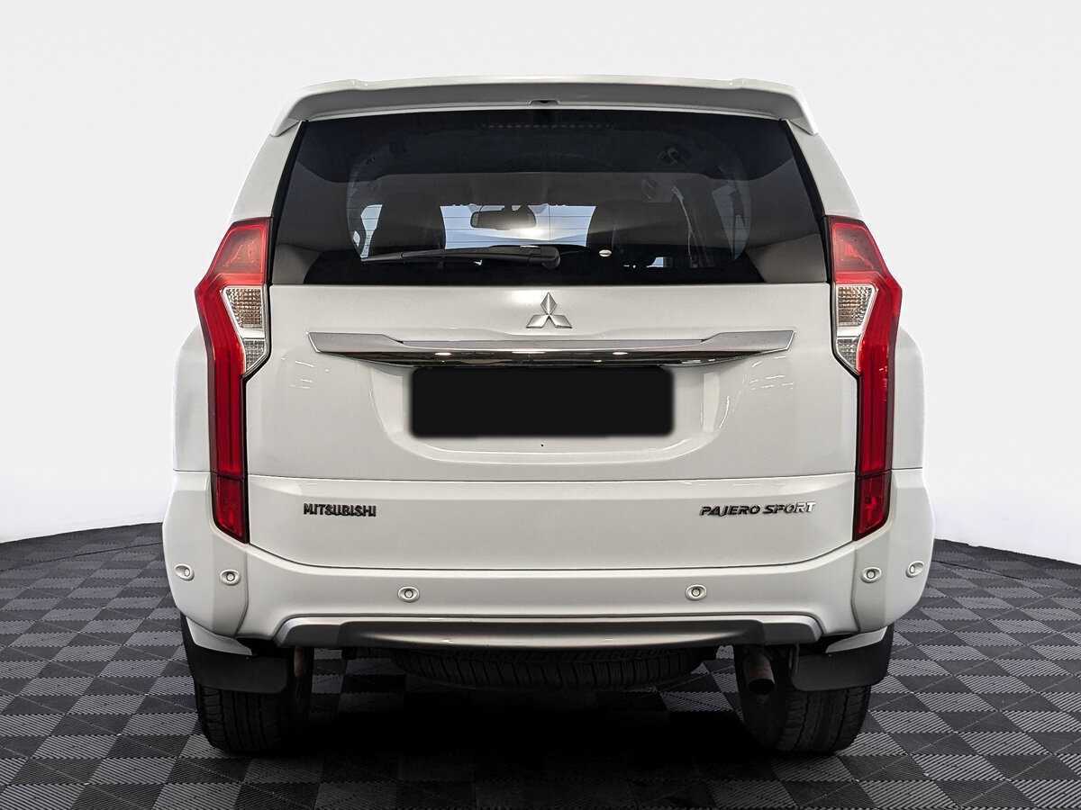 Mitsubishi Pajero Sport 2017 года с пробегом. Фото: #5