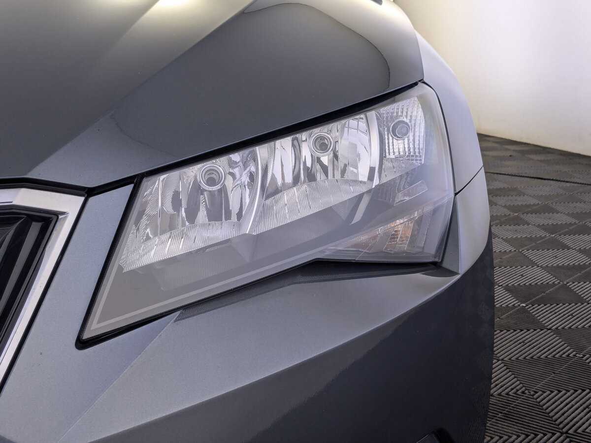 Skoda Superb 2019 года с пробегом. Фото: #10