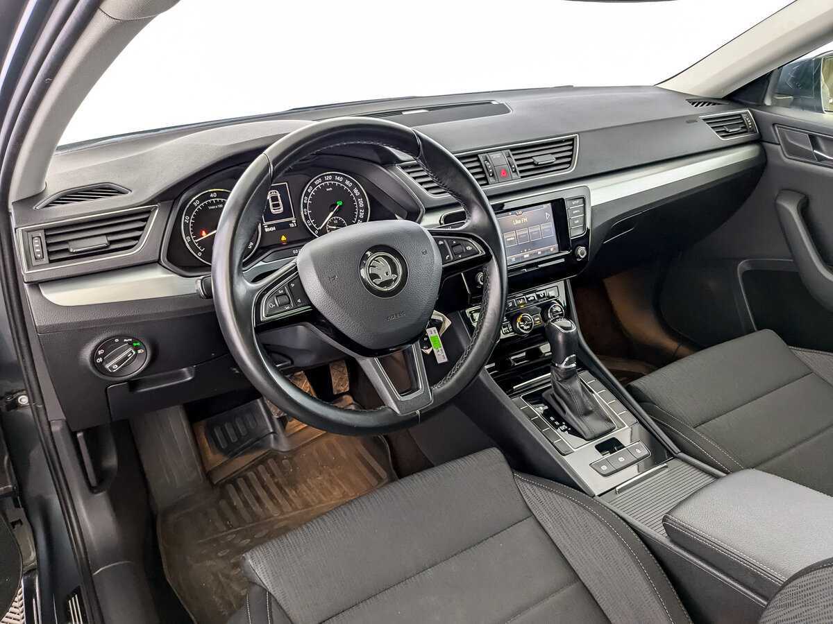Skoda Superb 2018 года с пробегом. Фото: #15