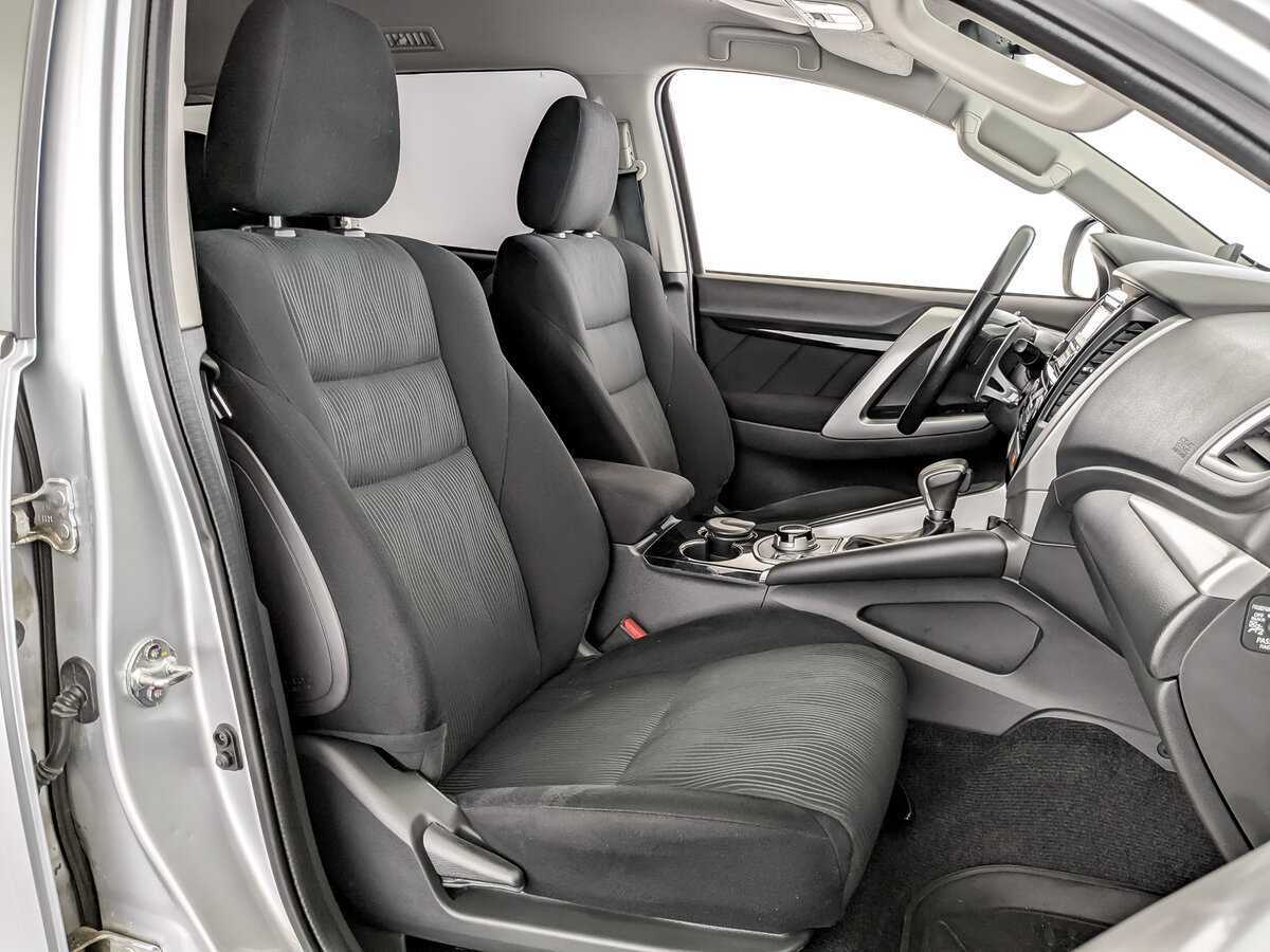 Mitsubishi Pajero Sport 2018 года с пробегом. Фото: #22