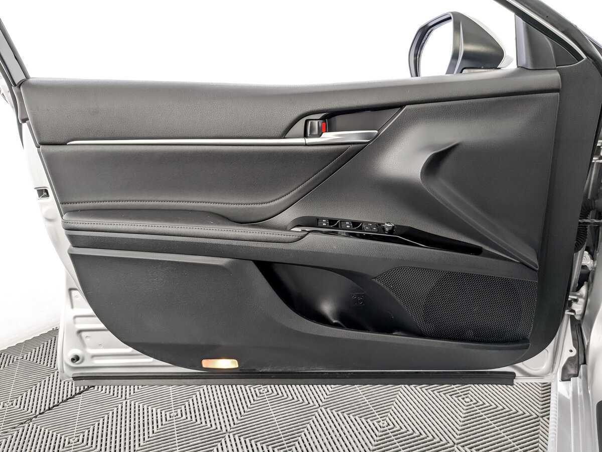 Toyota Camry 2019 года с пробегом. Фото: #15