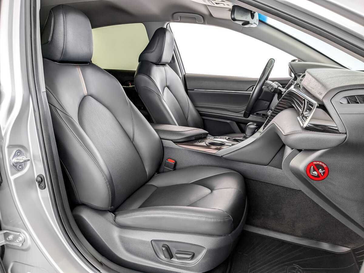 Toyota Camry 2019 года с пробегом. Фото: #20