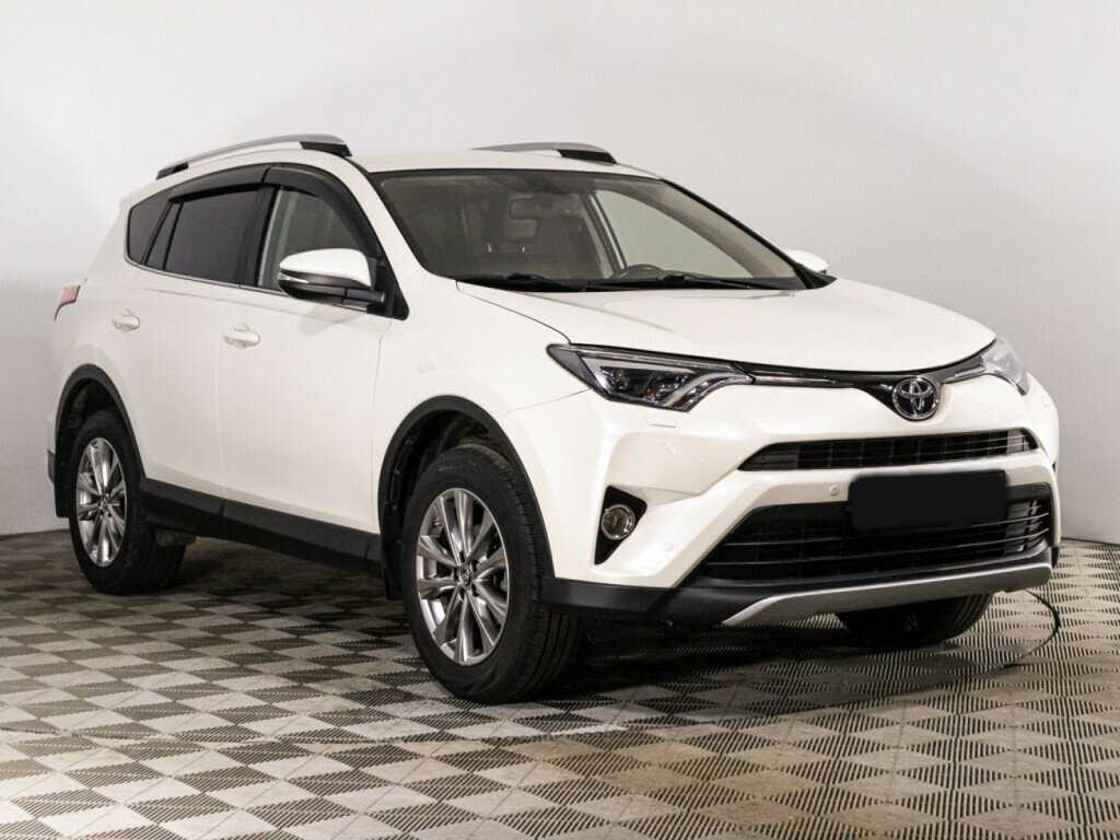Toyota RAV4 2017 года с пробегом. Фото: #2