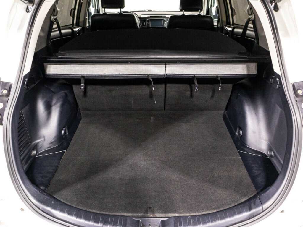 Toyota RAV4 2017 года с пробегом. Фото: #14