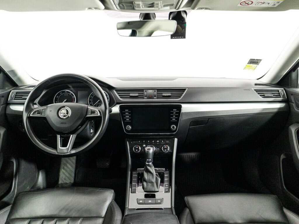 Skoda Superb 2018 года с пробегом. Фото: #12