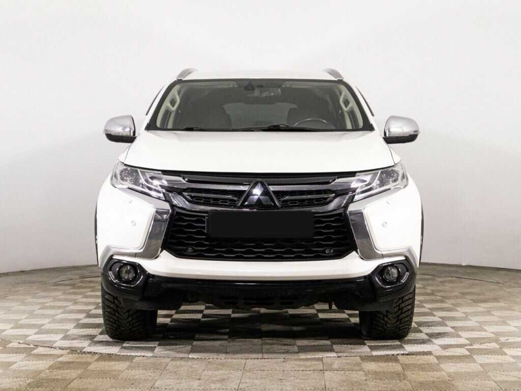 Mitsubishi Pajero Sport 2018 года с пробегом. Фото: #1