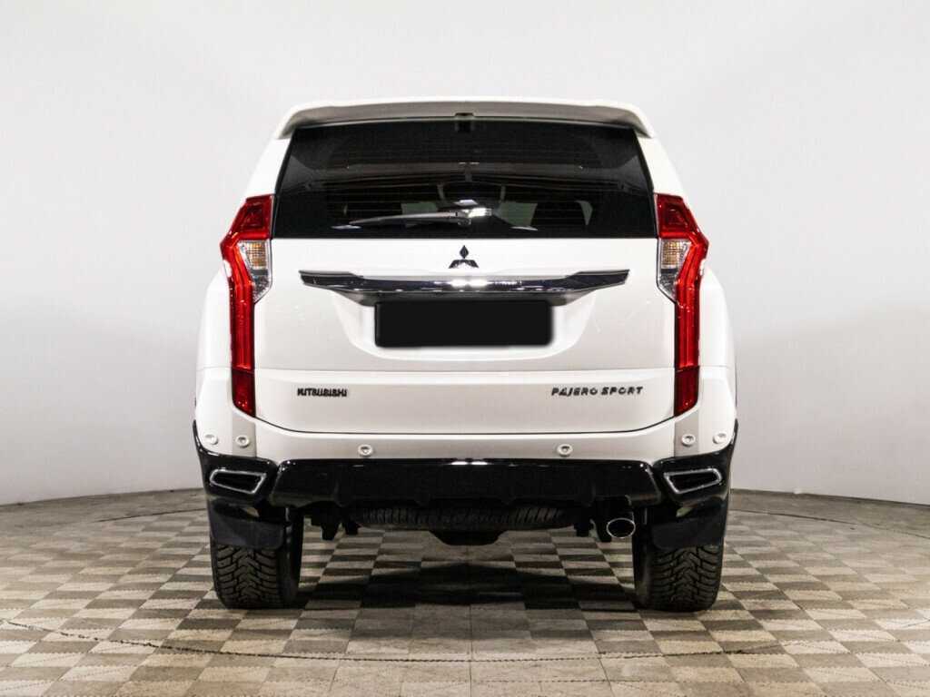 Mitsubishi Pajero Sport 2018 года с пробегом. Фото: #5