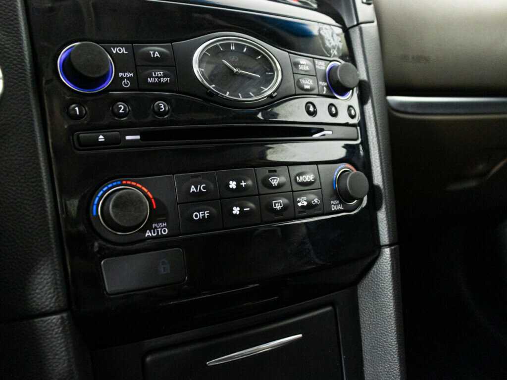 Infiniti FX 2013 года с пробегом. Фото: #18