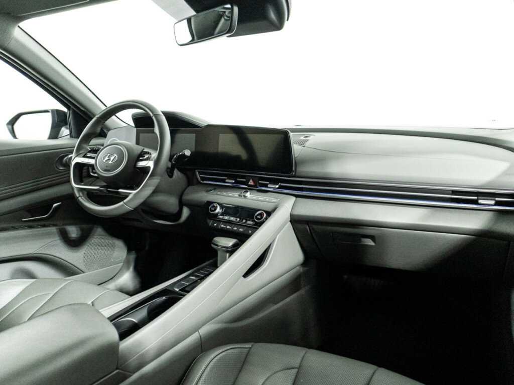 Hyundai Elantra 2021 года с пробегом. Фото: #8
